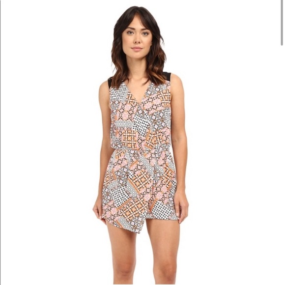 Adelyn Rae Geometric Pattern Romper Size L - Picture 1 of 9